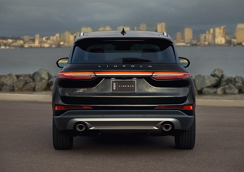 The rear lighting of the 2024 Lincoln Corsair® SUV spans the entire width of the vehicle. | Crossroads Lincoln of Southern Pines in Southern Pines NC